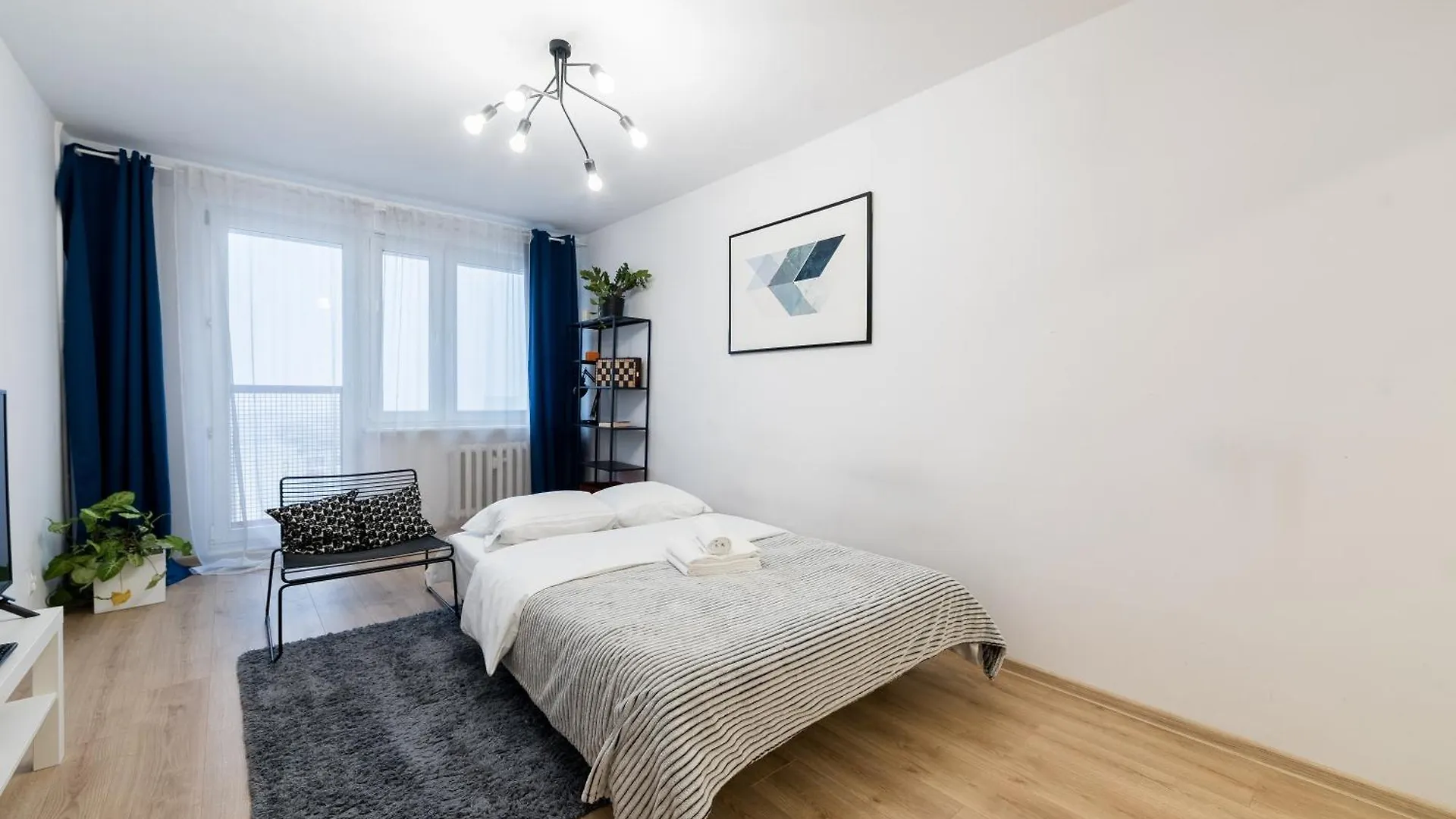 Pod Lipami Charming Apartment ポズナン